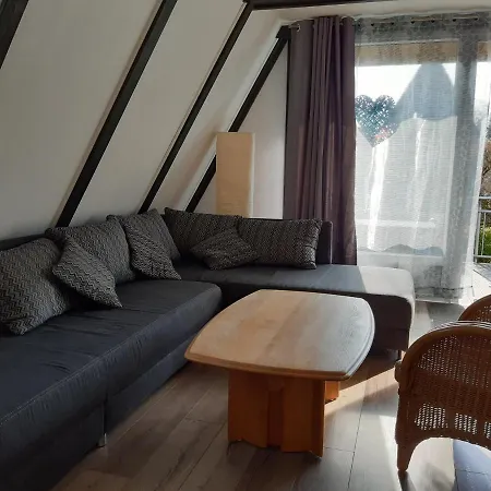Nurdachhaus Fuest *