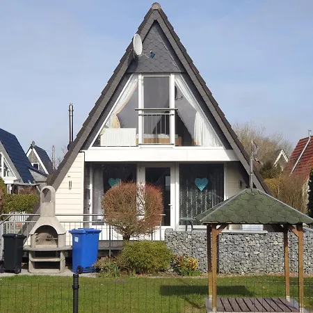 Holiday home Nurdachhaus Fuest *